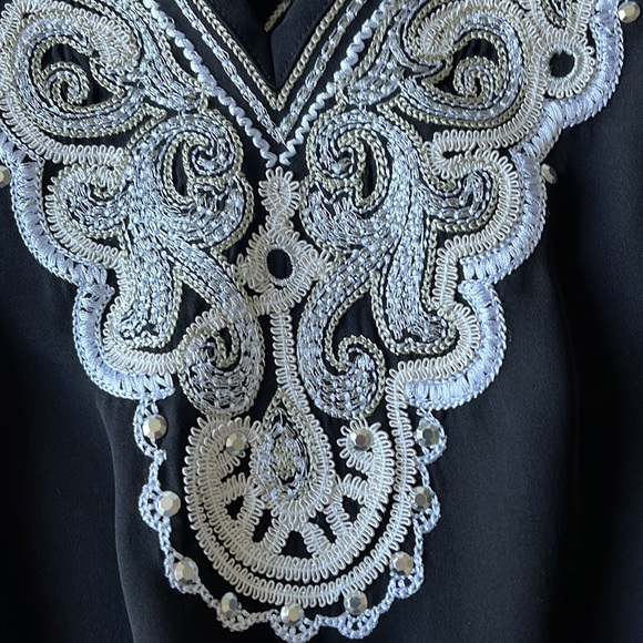 Embroidered Deep V-Neck Top from White House Black Market - Picture 2 of 7